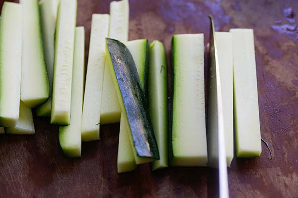 How to Cut Zucchini Fries - learn the step-by-step picture guide on the proper ways to slice and cut zucchini into zucchini fries | www.666630.xyz