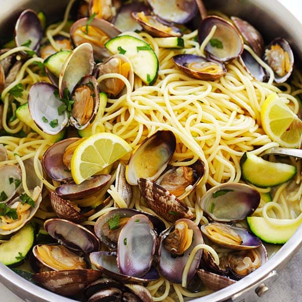 Spaghetti with clams