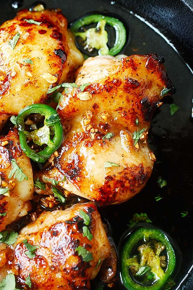 Vietnamese caramel chicken, ready to serve.