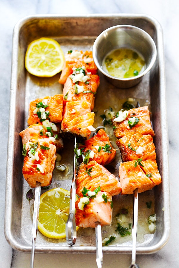 Grilled salmon kebab (kabob) recipe with garlic butter and lemon juice.