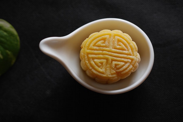 How to make mooncake with durian?