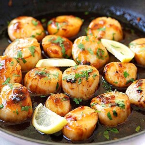 Honey Sriracha Scallops