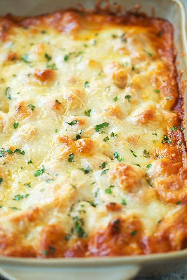 Close up of cheese baked tortellini.