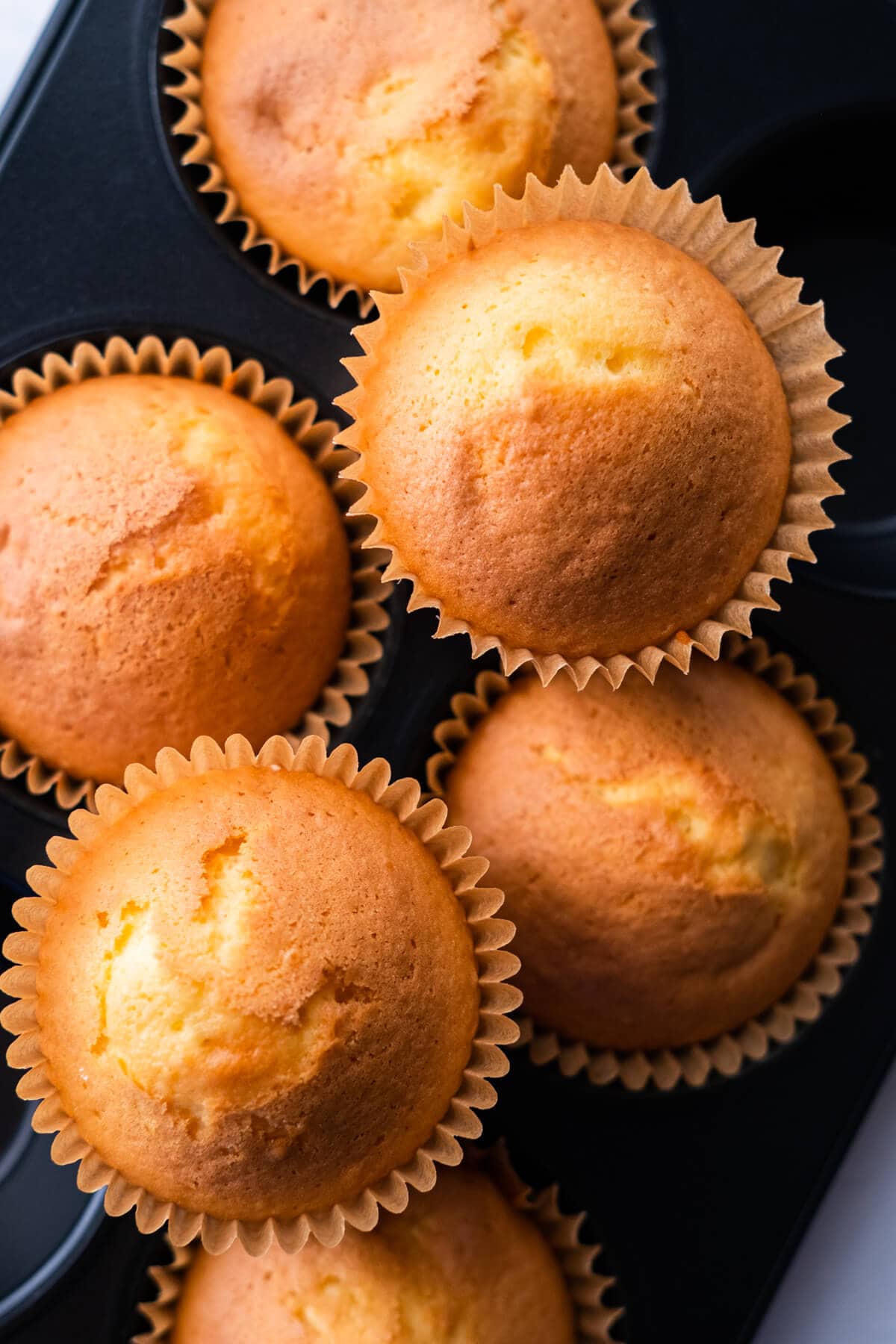 Traditional Chinese mini egg cakes, ready to serve. 