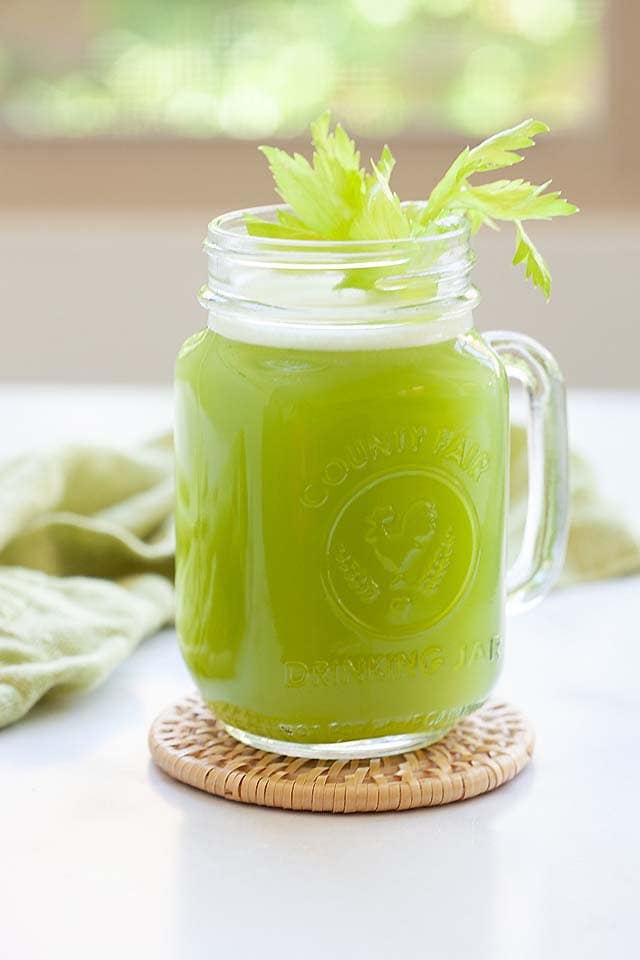 How to make celery juice using a blender. 