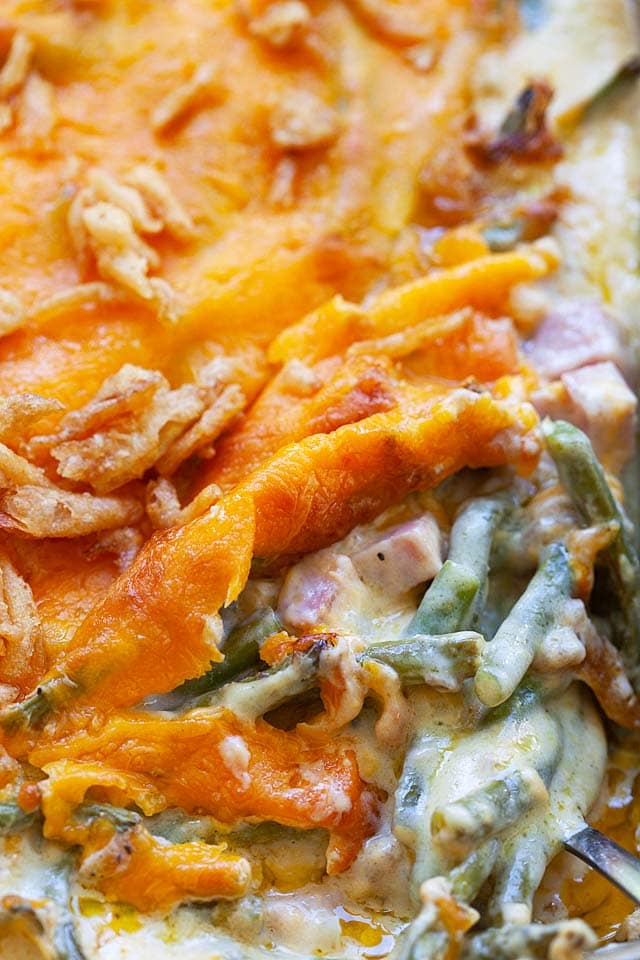 Green bean casserole recipe with French green beans, ham and cheese is healthy.