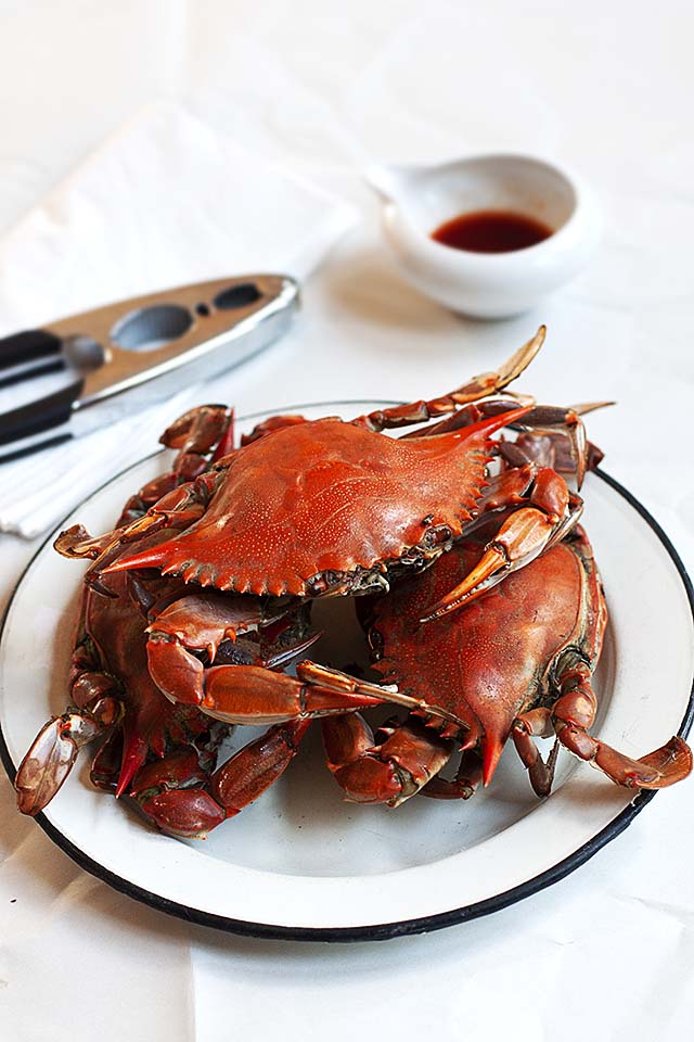 Baked blue crab, ready to serve.