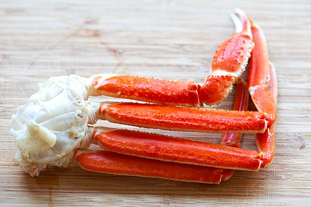 A snow crab cluster.