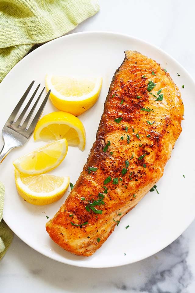 How to cook salmon fillet in a pan? Picture of salmon in pan, after cooking for 5 minutes.