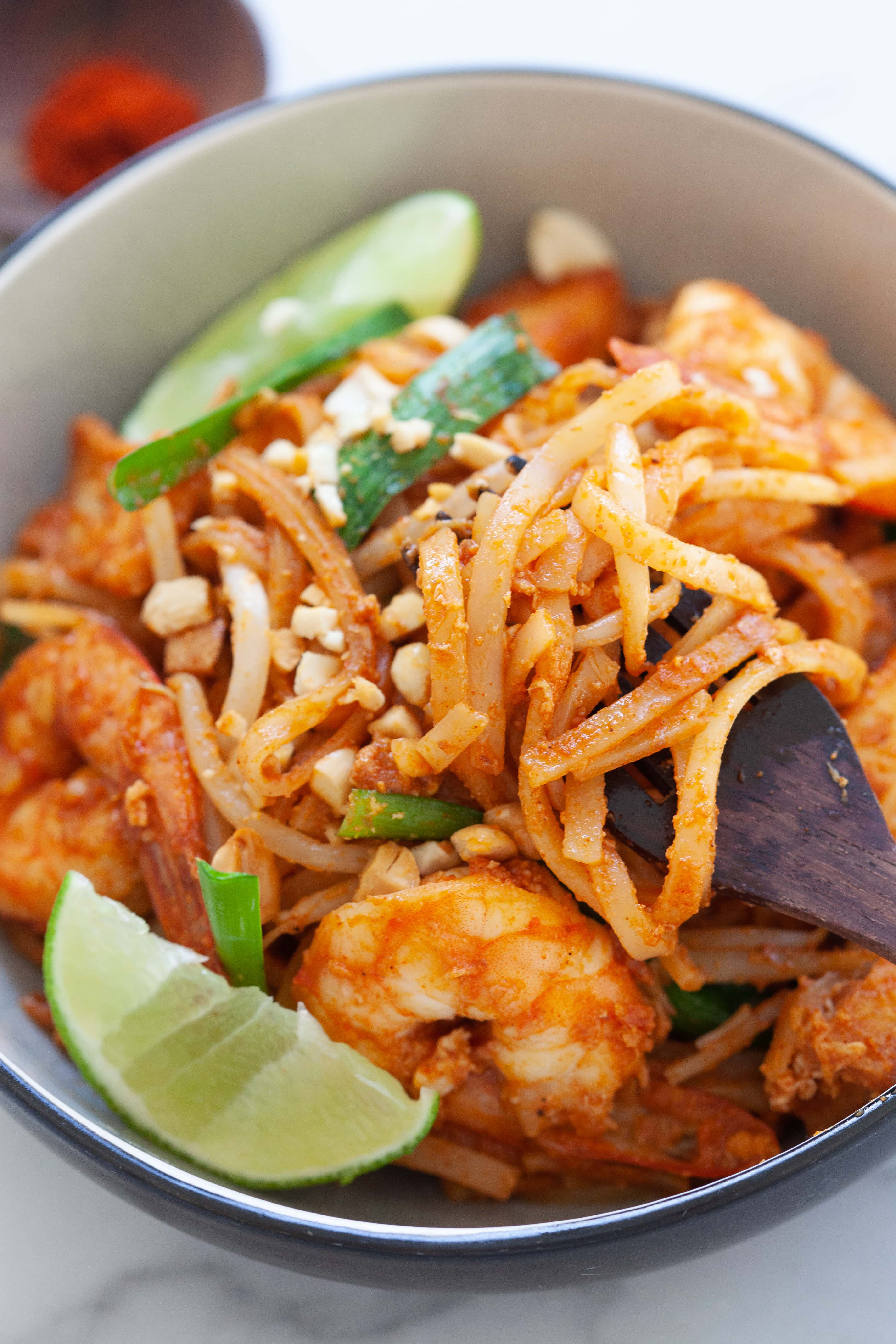 Pad Thai recipe with rice sticks, shrimp and tofu.