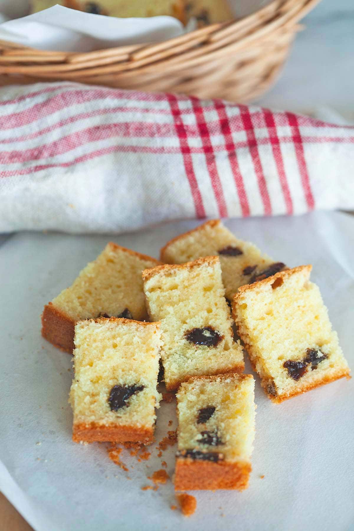 Brandy butter cake with prunes.