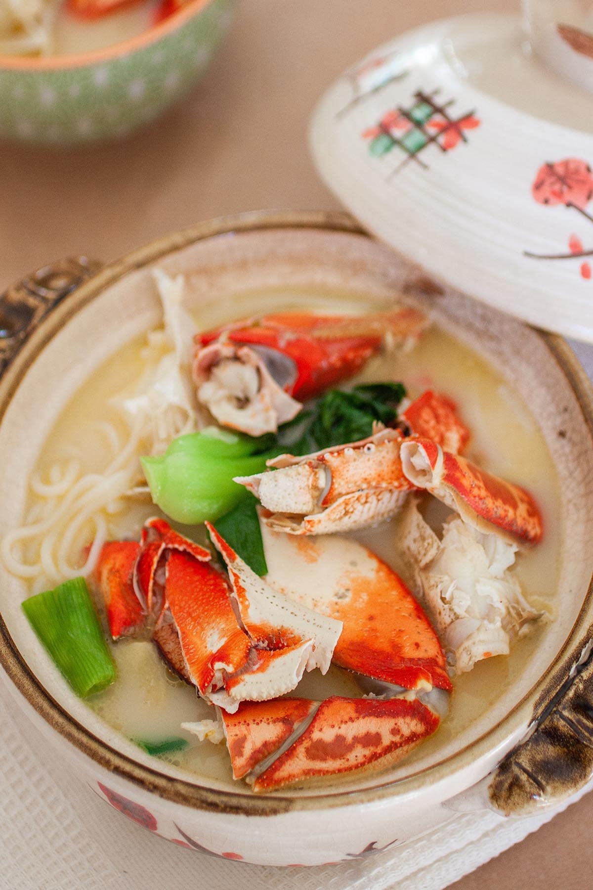 Crab Bee Hoon is a popular crab dish in Singapore. Easy Crab Bee Hoon recipe that you can make at home at a fraction of cost. | www.666630.xyz