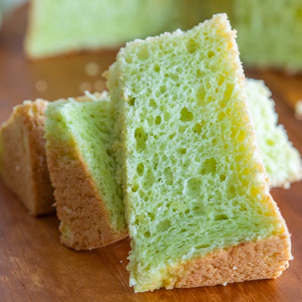 Pandan Chiffon Cake