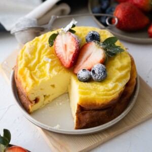 Easy and quick 4 ingredients greek yogurt cake recipe.