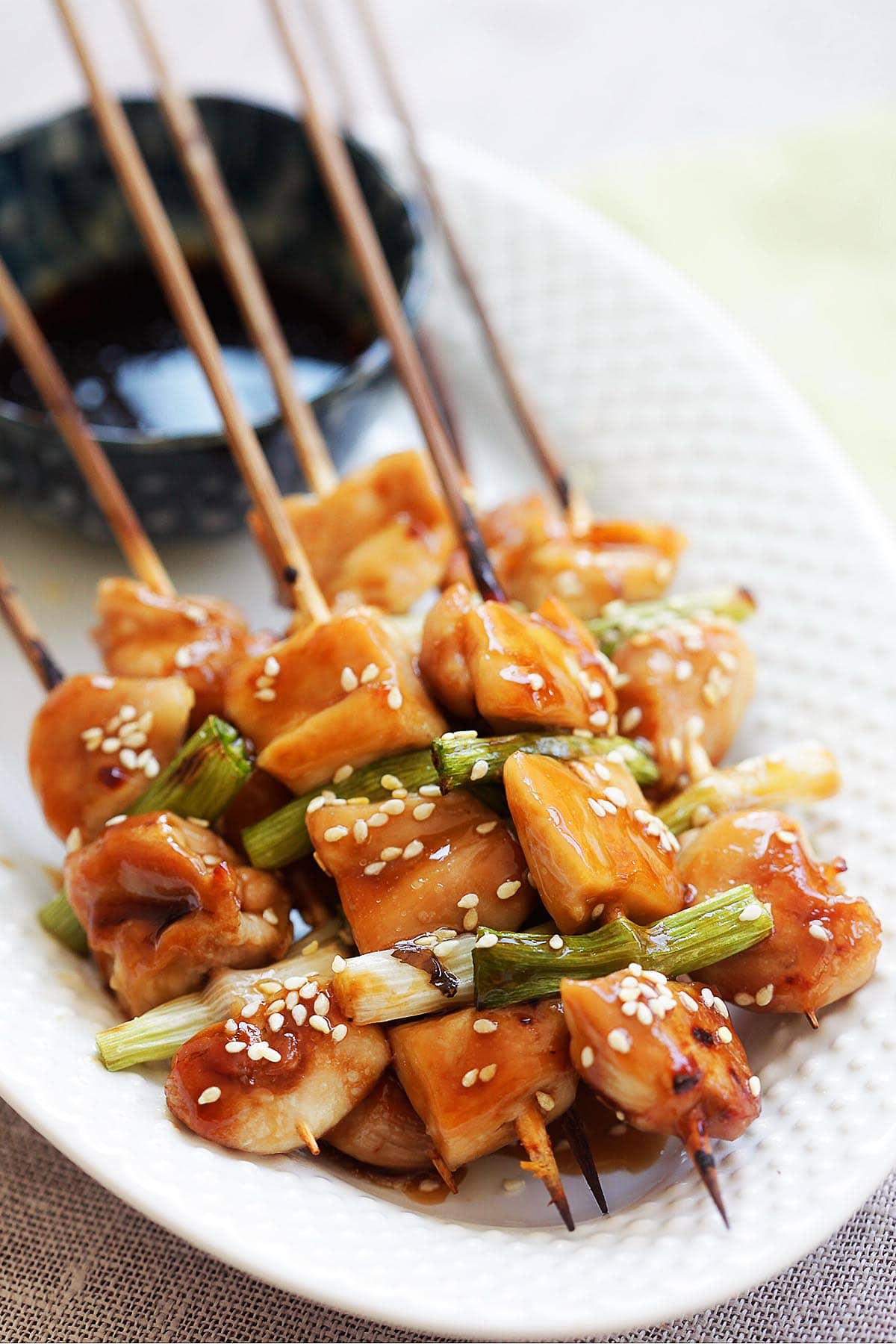 Chicken yakitori recipe with spring onion.