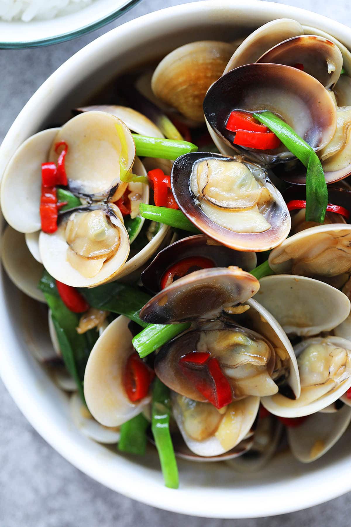 Asian clams stir fry with oyster sauce. 