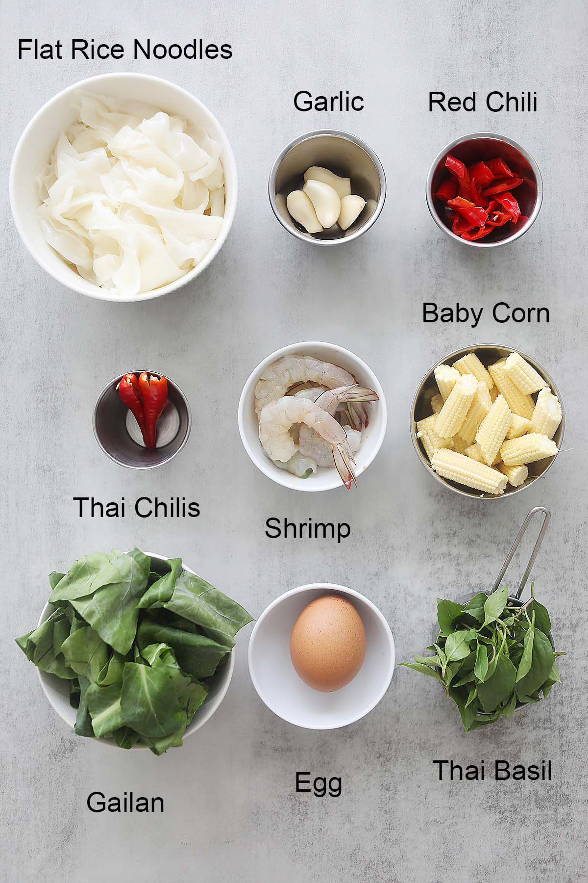 Drunken noodles ingredients. 