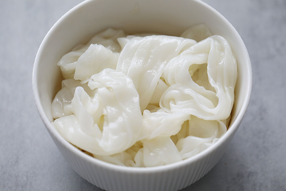 Fresh rice noodles. 