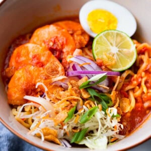 Malay prawn noodle (Mee Udang) recipe.