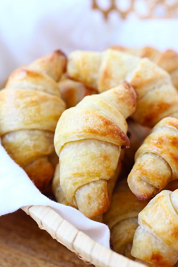 Flaky, buttery and fluffy mini crescent rolls.